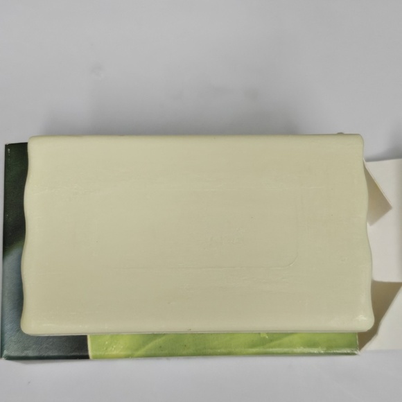 New Set of 3 Retired Bath & Body Works Rainkissed Leaves Cleansing Bar Soap 2oz - Picture 15 of 16